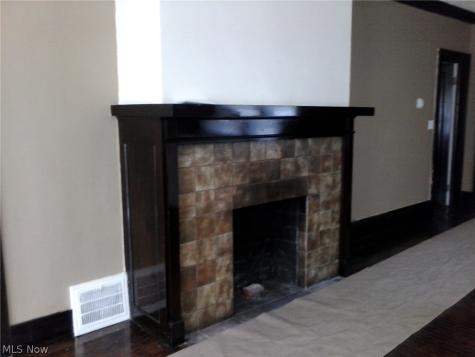 1713 E 69th Place Cleveland OH 44103