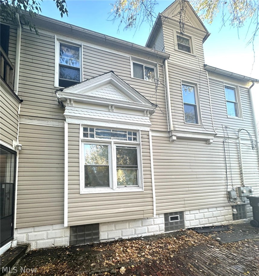 1713 E 69th Place Cleveland OH 44103
