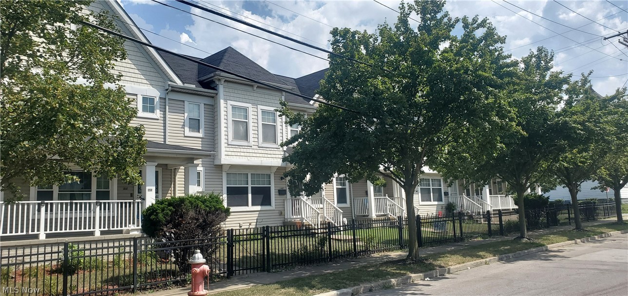 1713 E 69th Place Cleveland OH 44103
