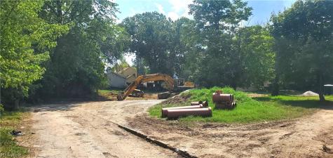 1713 E 69th Place Cleveland OH 44103