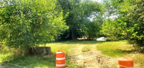 1713 E 69th Place Cleveland OH 44103