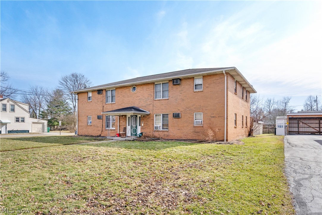 895 Cook Avenue Youngstown OH 44512