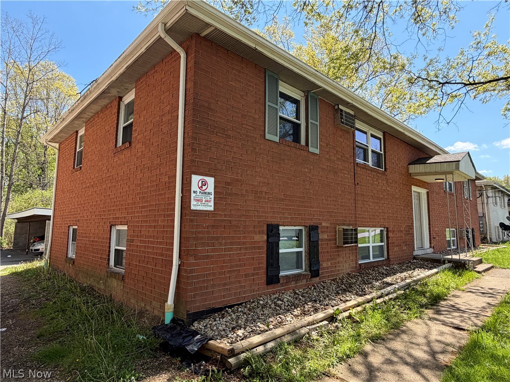 223 Kendall Avenue Campbell OH 44405