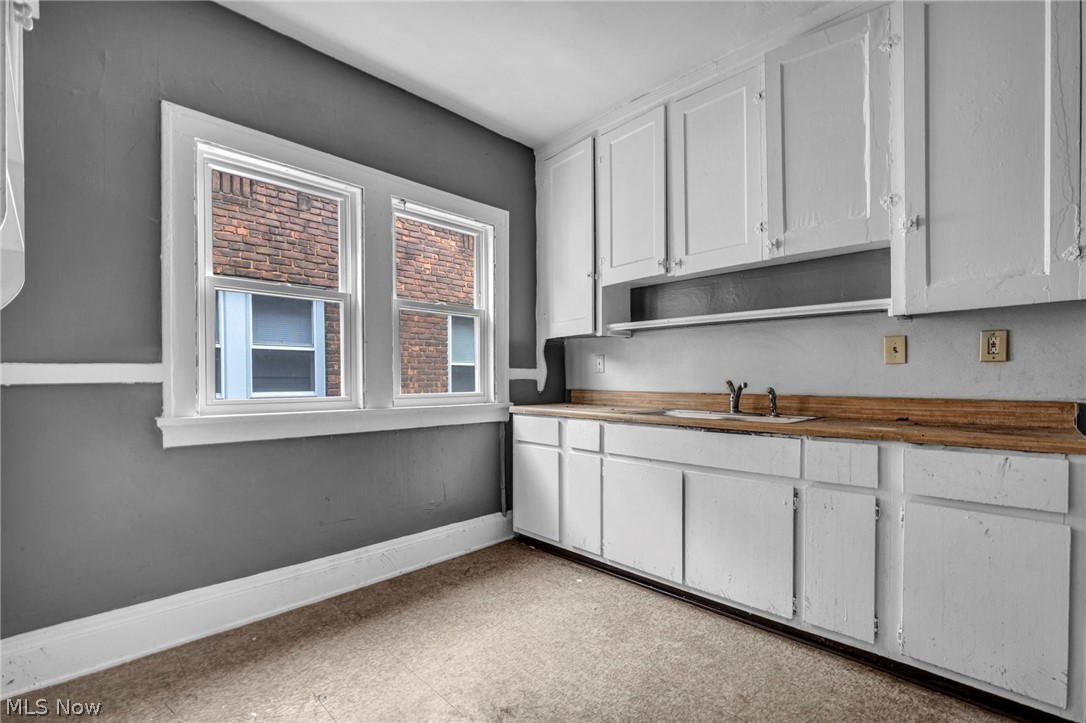 889 E 143rd Street Cleveland OH 44110