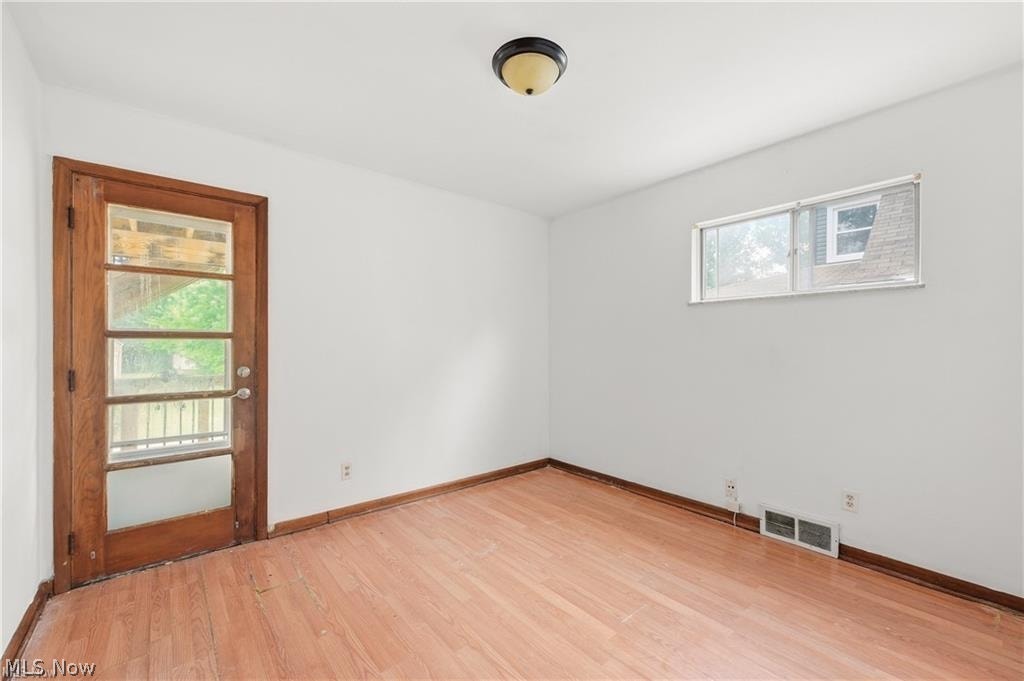1530 Rockway Avenue Lakewood OH 44107