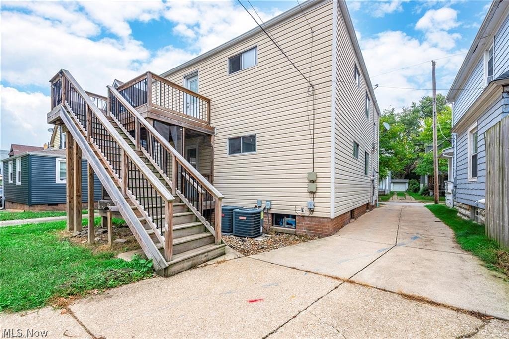 1530 Rockway Avenue Lakewood OH 44107
