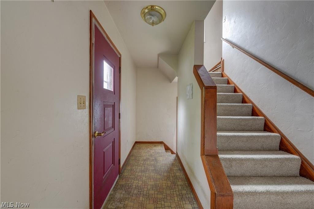1530 Rockway Avenue Lakewood OH 44107