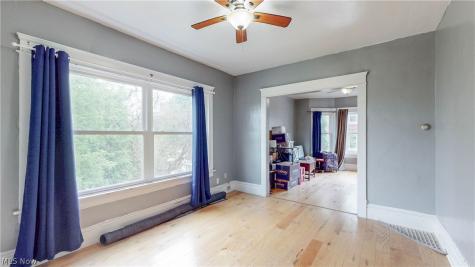 41 S Bates Street Akron OH 44303