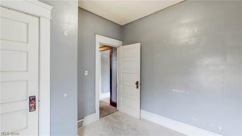 41-43 S Bates Street Akron OH 44303