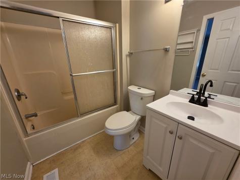 17409 Chagrin Boulevard Shaker Heights OH 44120