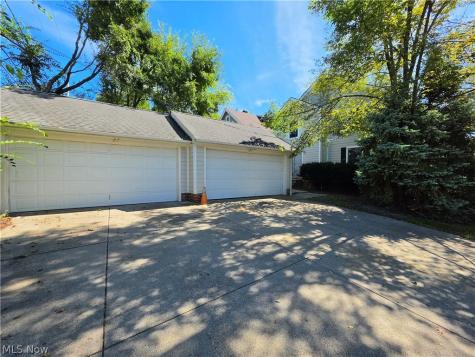 17409 Chagrin Boulevard Shaker Heights OH 44120
