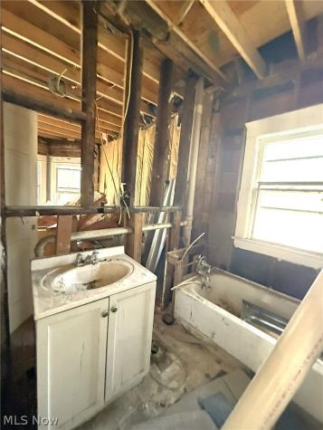 10628 Englewood Avenue Cleveland OH 44108