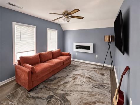 7602 Wentworth Avenue Cleveland OH 44102
