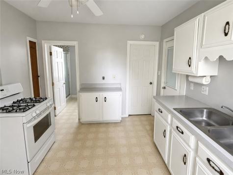 7602 Wentworth Avenue Cleveland OH 44102