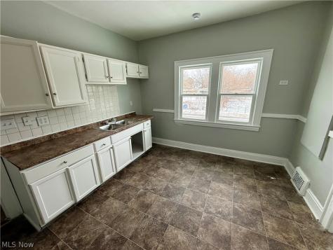 9215 Yale Avenue Cleveland OH 44108