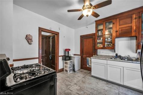 2822 Saratoga Avenue Cleveland OH 44109