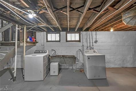 2822 Saratoga Avenue Cleveland OH 44109