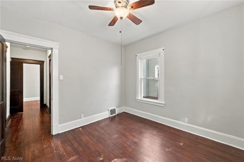 1296 Fry Avenue Lakewood OH 44107