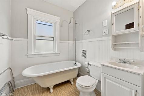 1296 Fry Avenue Lakewood OH 44107