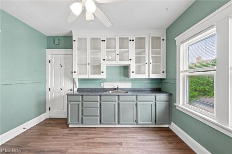 1296 Fry Avenue Lakewood OH 44107