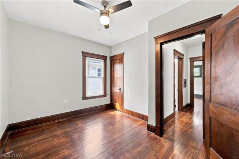 1296 Fry Avenue Lakewood OH 44107