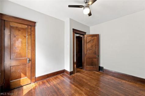1296 Fry Avenue Lakewood OH 44107