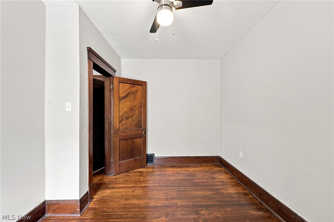 1296 Fry Avenue Lakewood OH 44107