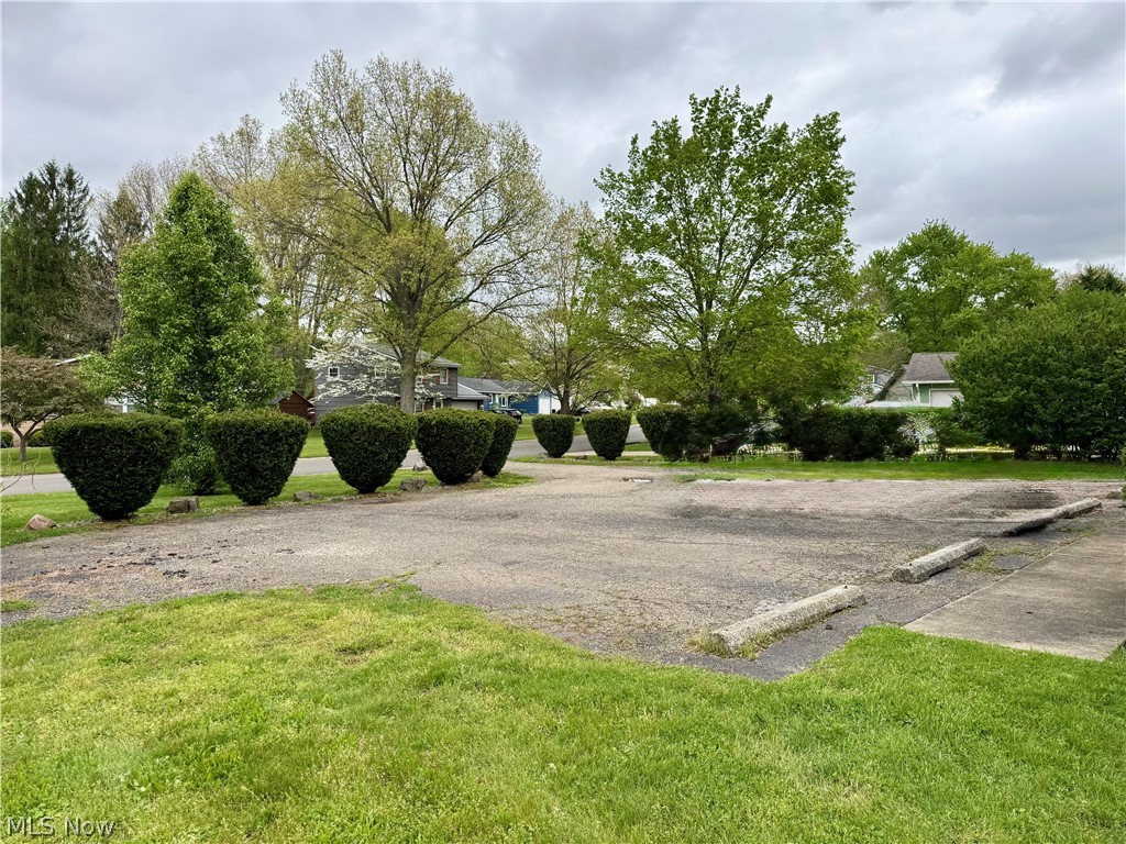 792 Kingwood Drive NE Bolivar OH 44612