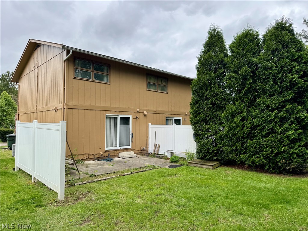 792 Kingwood Drive NE Bolivar OH 44612