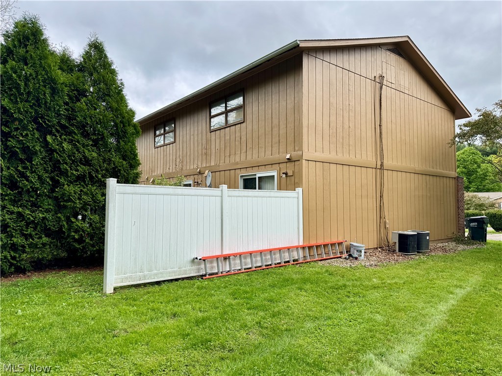 792 Kingwood Drive NE Bolivar OH 44612