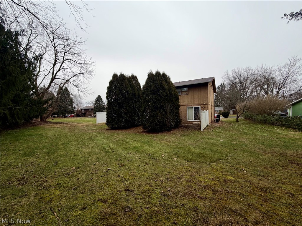 792 Kingwood Drive NE Bolivar OH 44612