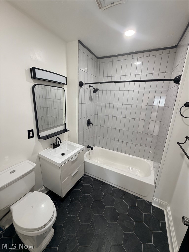 10222 Parkgate Avenue Cleveland OH 44108