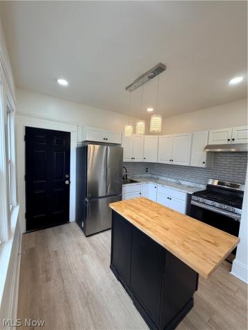 10222 Parkgate Avenue Cleveland OH 44108