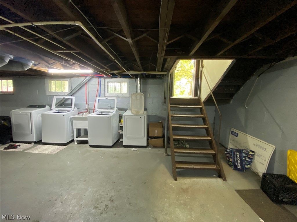 3735 W 47th Place Cleveland OH 44102
