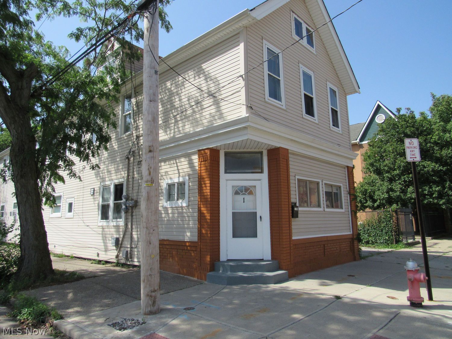 6128 Lausche Avenue Cleveland OH 44103