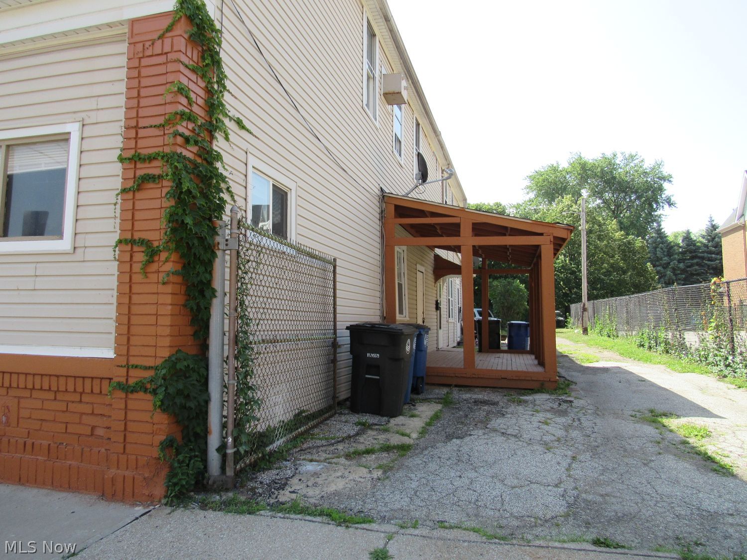 6128 Lausche Avenue Cleveland OH 44103