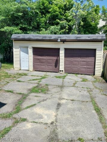 1747 Catalpa Road Cleveland OH 44112