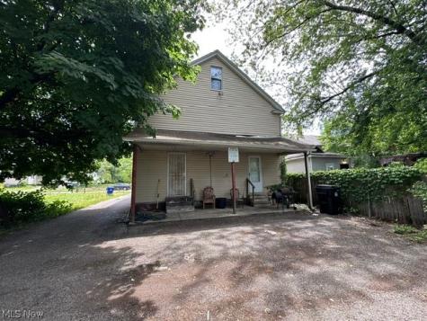 14907-14905 Pepper Avenue Cleveland OH 44110