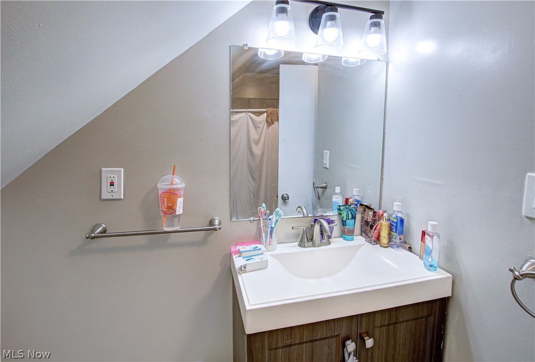 3713 E 151st Street Cleveland OH 44120