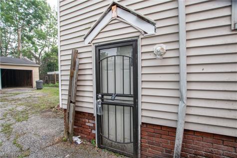 3713 E 151st Street Cleveland OH 44120