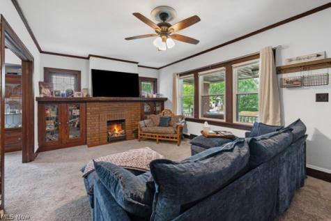 2067 Wascana Avenue Lakewood OH 44107