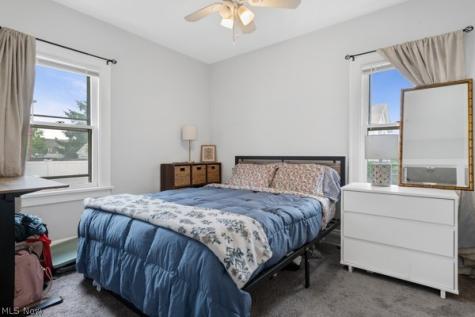 2067 Wascana Avenue Lakewood OH 44107