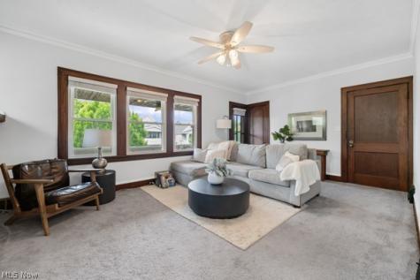 2067 Wascana Avenue Lakewood OH 44107