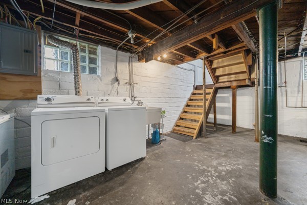 2067 Wascana Avenue Lakewood OH 44107