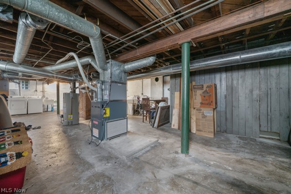 2067 Wascana Avenue Lakewood OH 44107