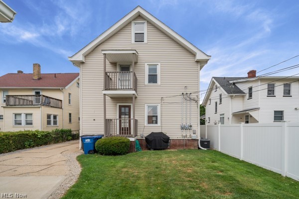 2067 Wascana Avenue Lakewood OH 44107
