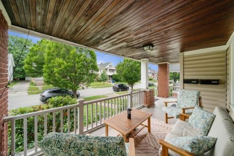 2067 Wascana Avenue Lakewood OH 44107