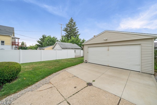 2067 Wascana Avenue Lakewood OH 44107
