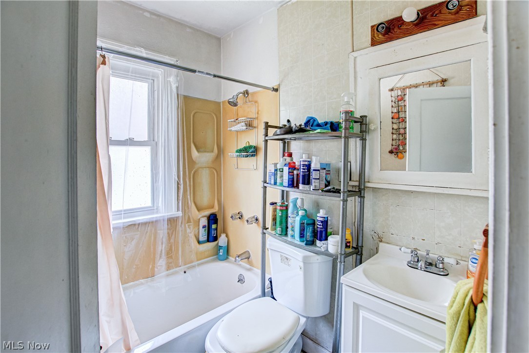 2189 W 105th Street Cleveland OH 44102