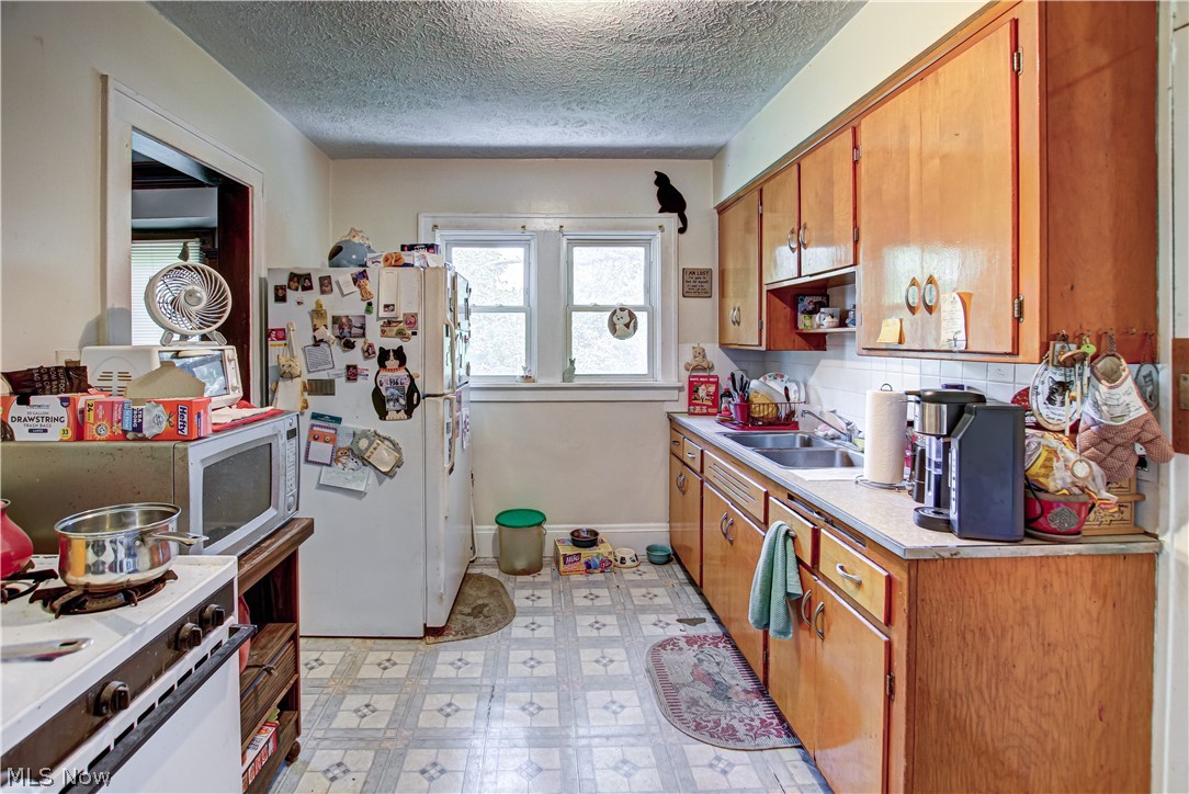2189 W 105th Street Cleveland OH 44102